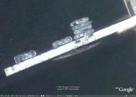 グーグルアース　中国の潜水艦